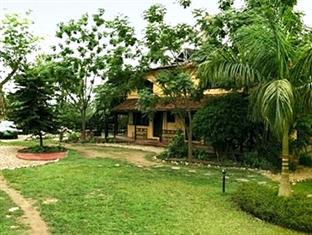 Hotel Sapana Village Lodge Chitwan Εξωτερικό φωτογραφία